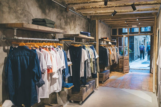 Conseils pour bien éclairer une boutique de vêtements