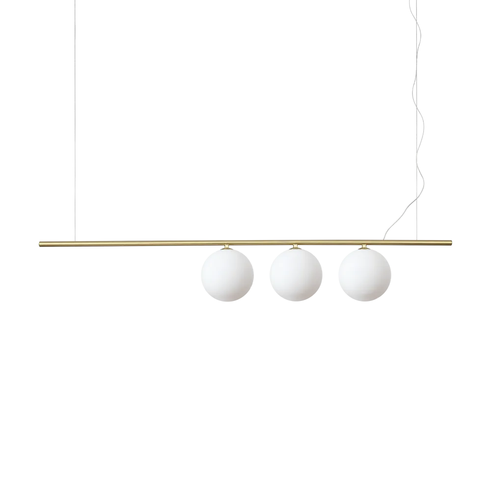 Suspension PERLINE laiton trois lampes premium faite avec métal finition laiton mat. Apportez une lumière élégante et réglable.