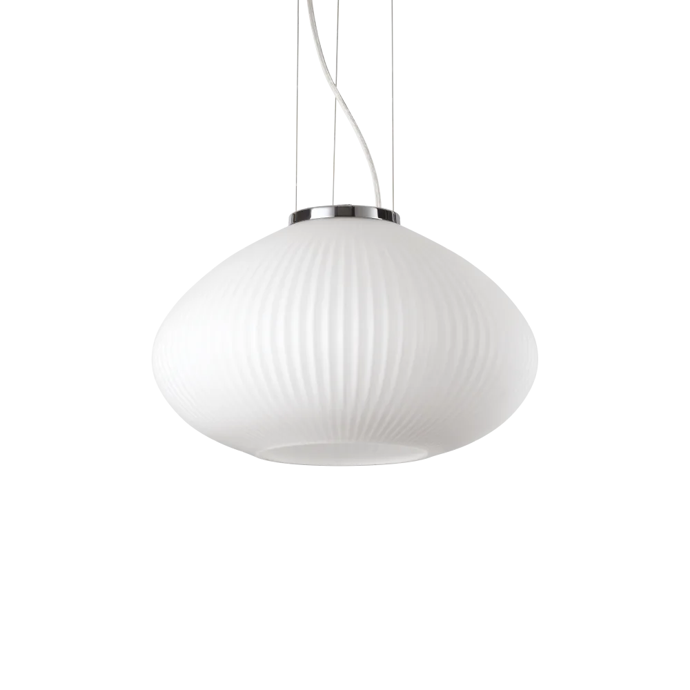 Résolvez l’éclairage insuffisant avec notre Suspension PLISSE verre soufflé Ø 35 ou 45. Hauteur ajustable et verre blanc en relief.