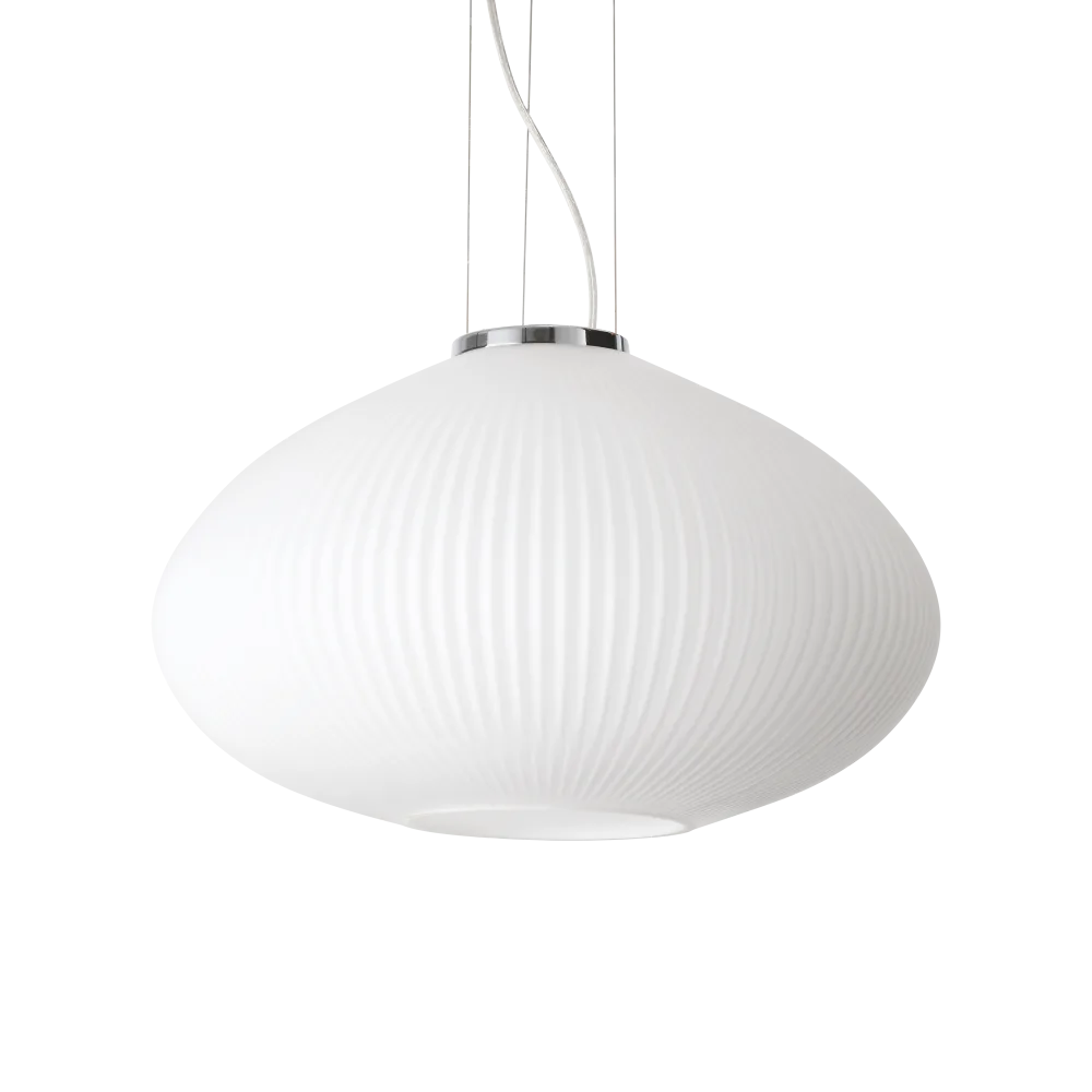 Parfait pour les amateurs de design moderne : notre Suspension PLISSE verre soufflé Ø 35 ou 45 offre une lumière élégante et ajustable.