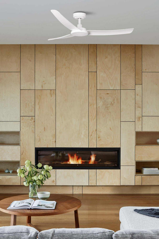 SIROS est un ventilateur de plafond diamètre 132 cm idéal pour les espaces de 17,6 m² à 28 m². D'un design simple