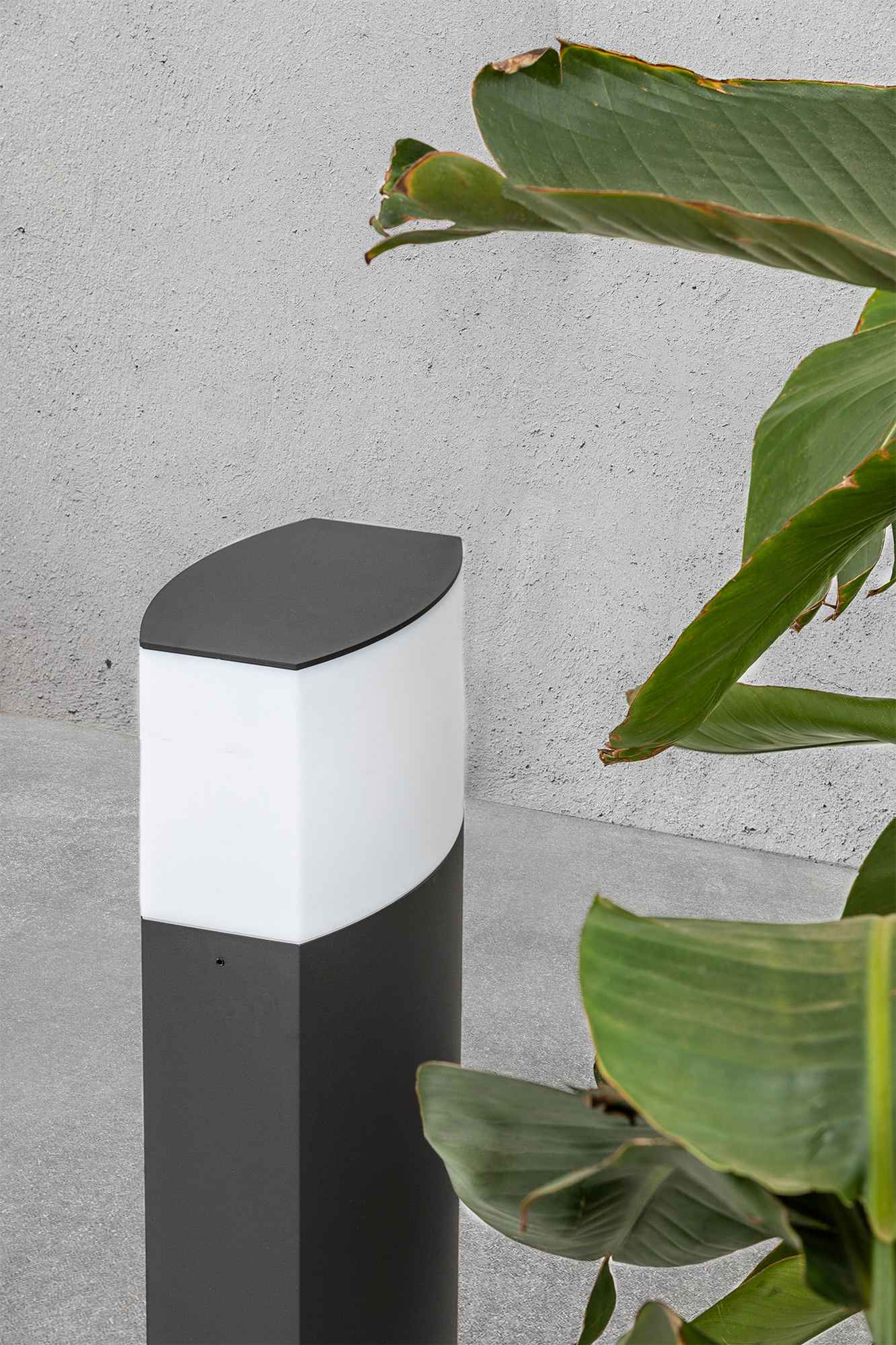 Angle alternatif Borne extérieure DATNA-G E27 LED IP44 | Éclairage jardin