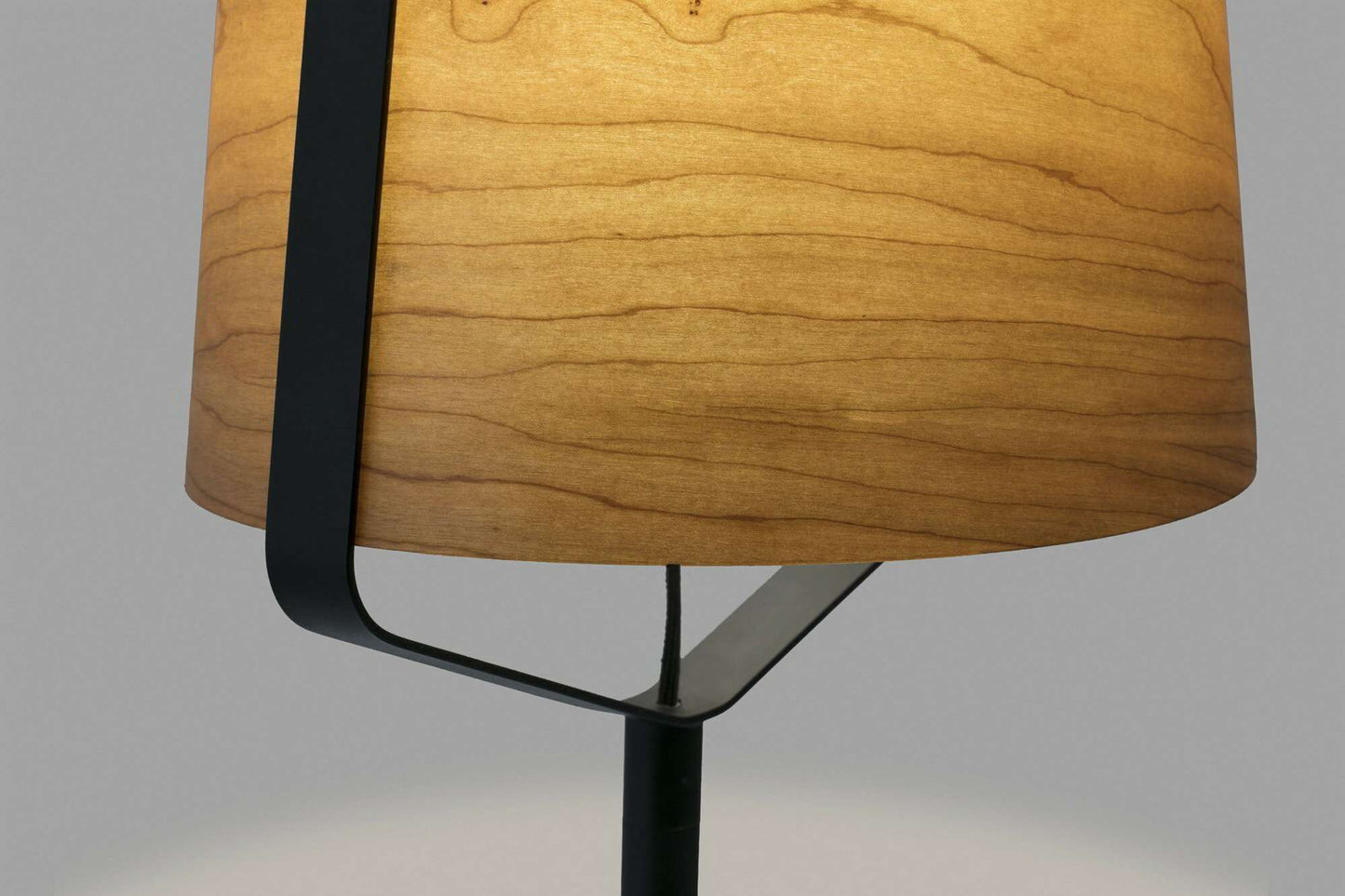 lampe a poser Lampe à poser STOOD acier noir et bois Faro Lumisign