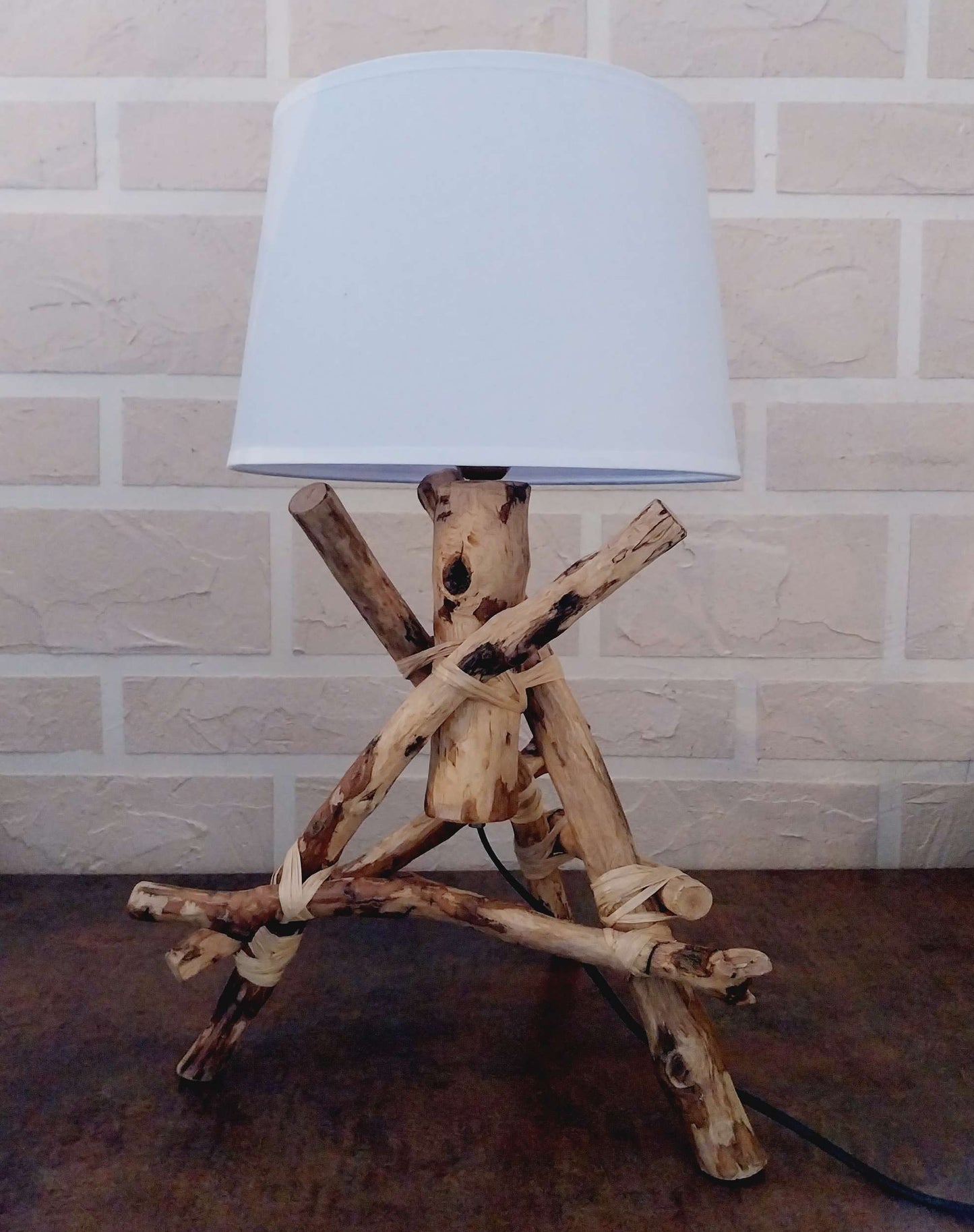 lampe a poser Lampe artisanale bois nature Haut 34 cm Lumisign Lumisign