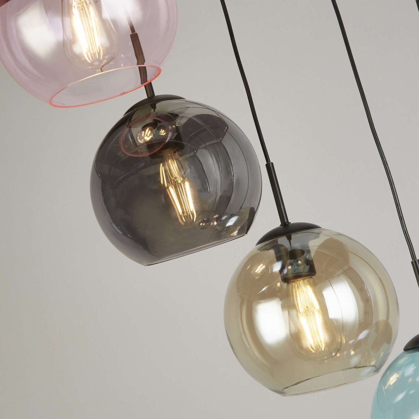 Suspension Suspension MARDI GRAS-II 8 verres colorés Marque Searchlight Lumisign
