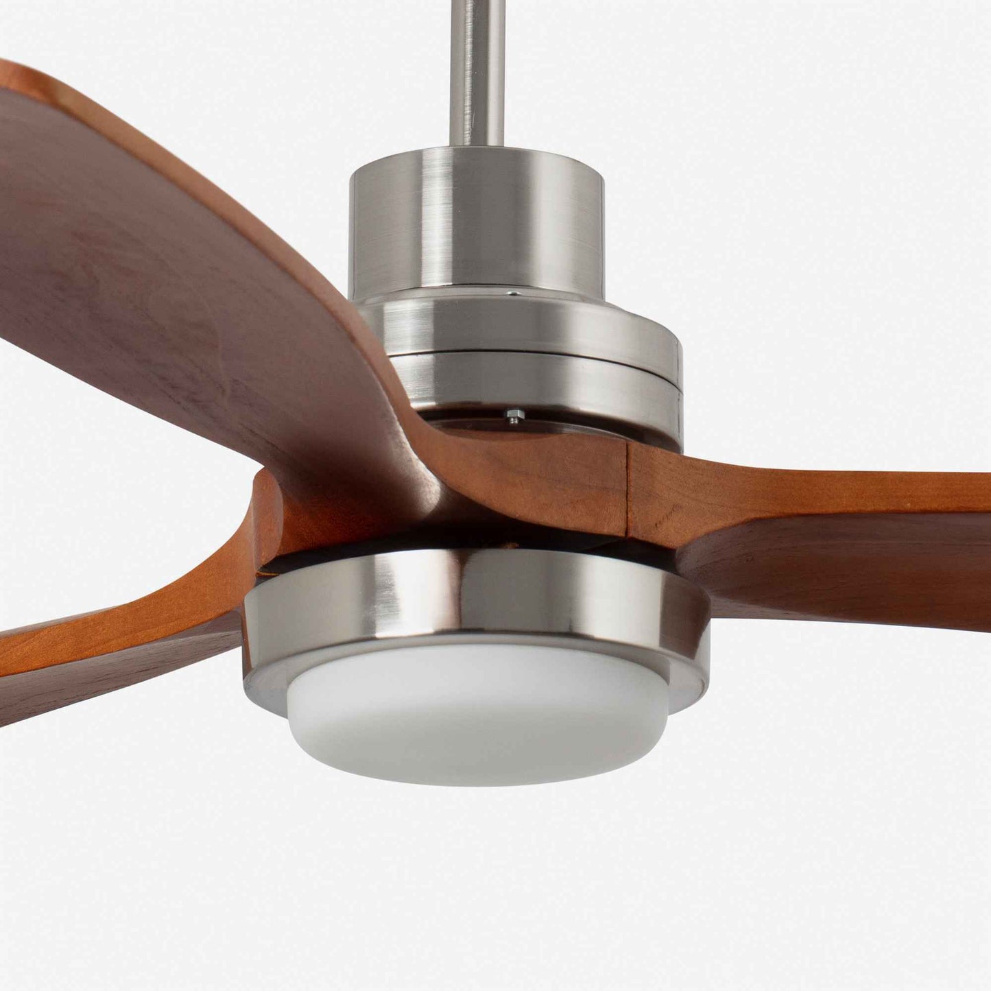 Ventilateur de plafond LANTAU-G noyer massif avec luminaire