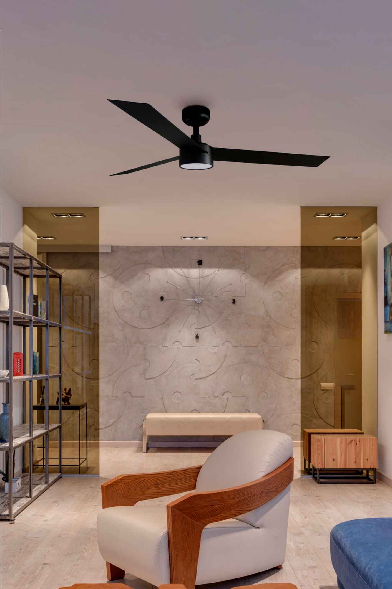 Éclairez votre espace avec le ventilateur de plafond CRUISER L de FARO