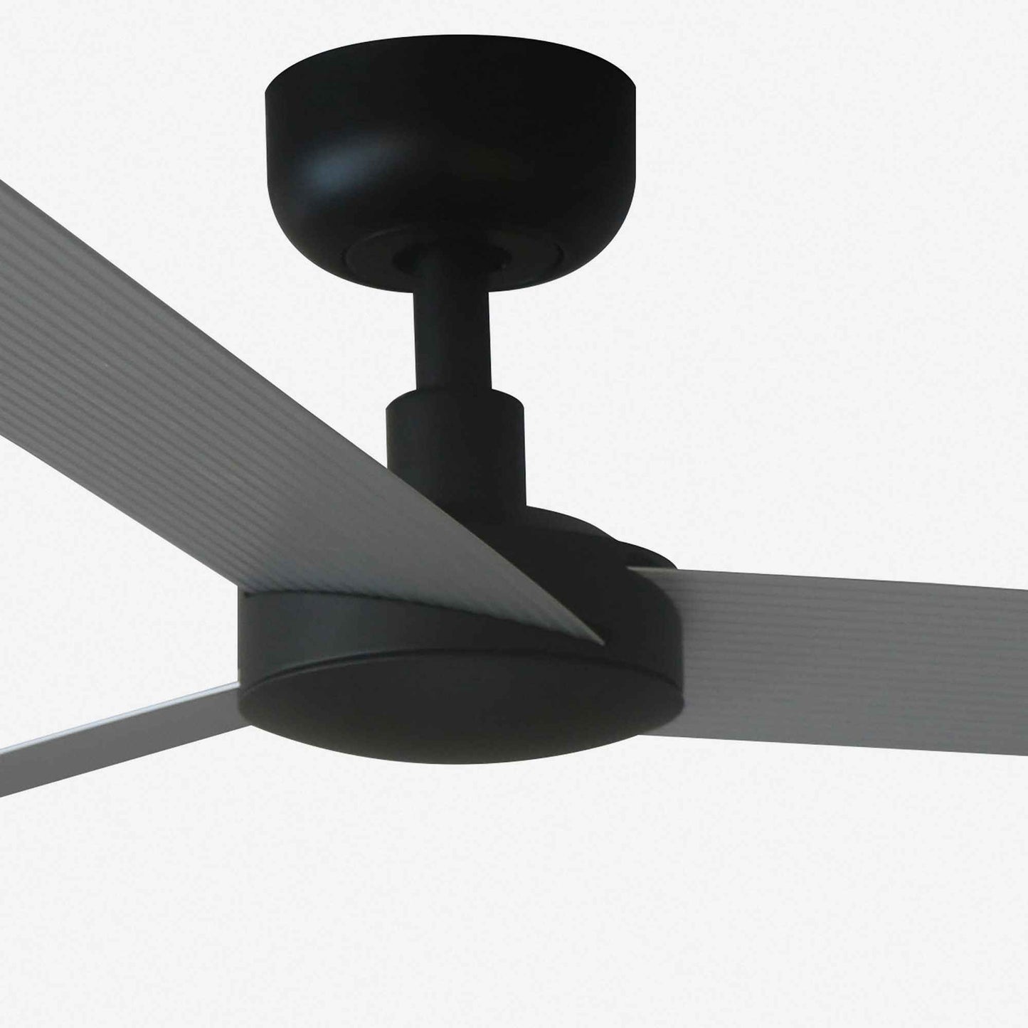Ventilateur de plafond CRUISER L noir pales aluminium
