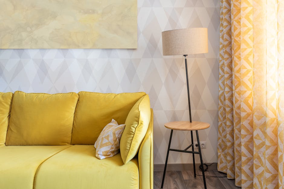 Où placer un lampadaire d'intérieur pour optimiser l'éclairage de votre salon