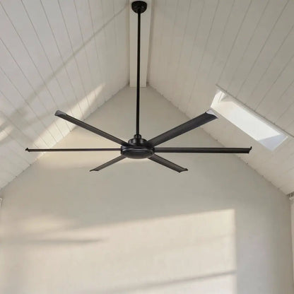 Ventilateur de plafond ROTTERDAM XL noir Ø 200 cm en situation dans une pièce très haute