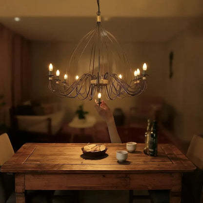 Suspension CORTE-SP12 rouille effet antique en situation dans une salle à manger