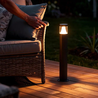 Borne LED extérieure PLIM-1 Faro - Éclairage 10W design en situation