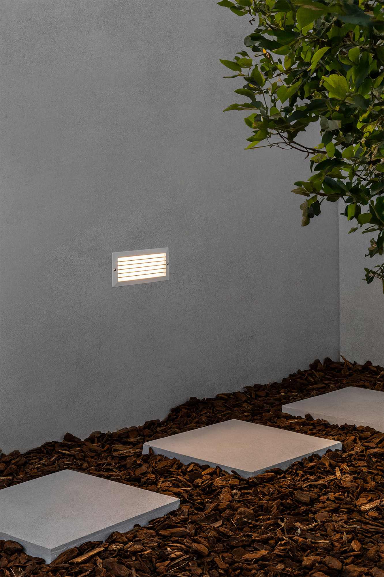 Applique extérieure encastrable LED 5W STRIPE blanche avec grille