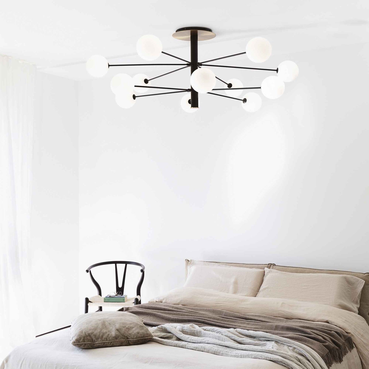 Plafonnier COSMOPOLITAN douze lampes
