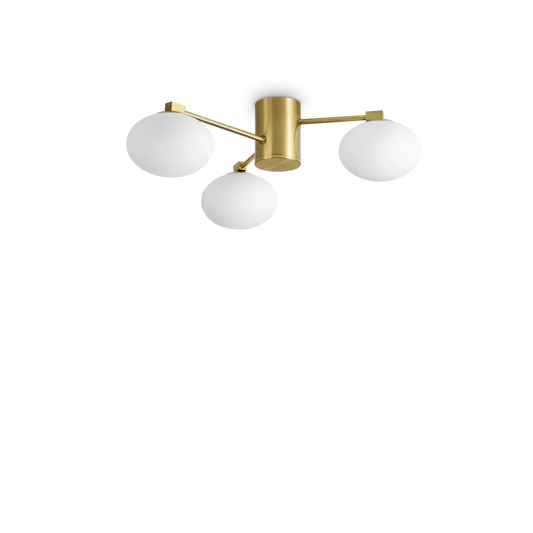 Plafonnier HERMES 3 lampes Ø 60 laiton - Éclairage élégant avec diffuseurs en verre soufflé et acier finition laiton. Lampes remplaçables et garantie 5 ans.