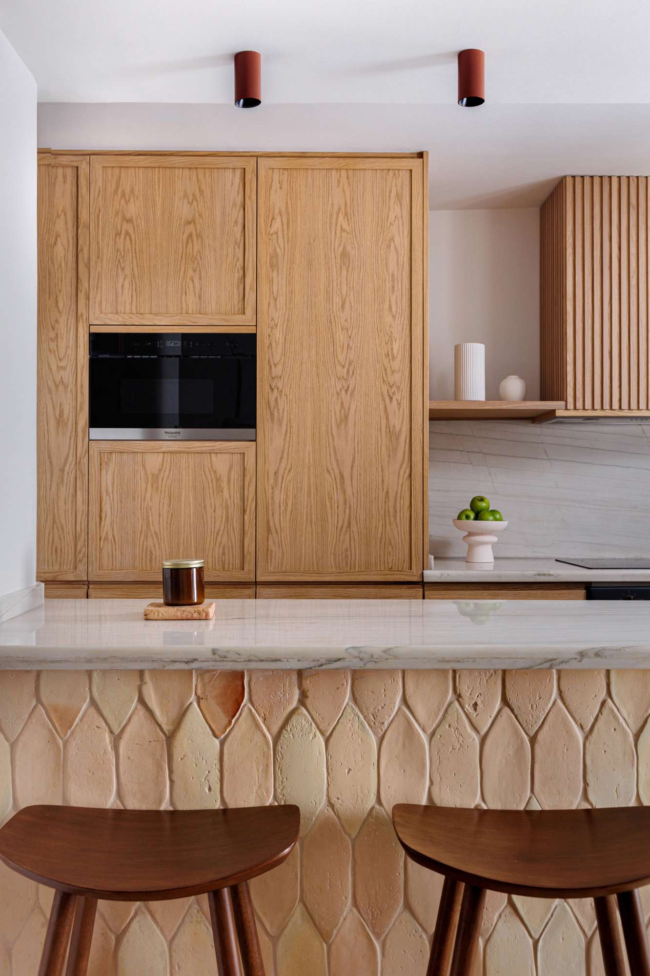 Spot plafond en saillie STAN couleur terre cuite en situation