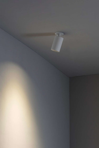 Spot plafond semi-encastrable STAN blanc mat en situation