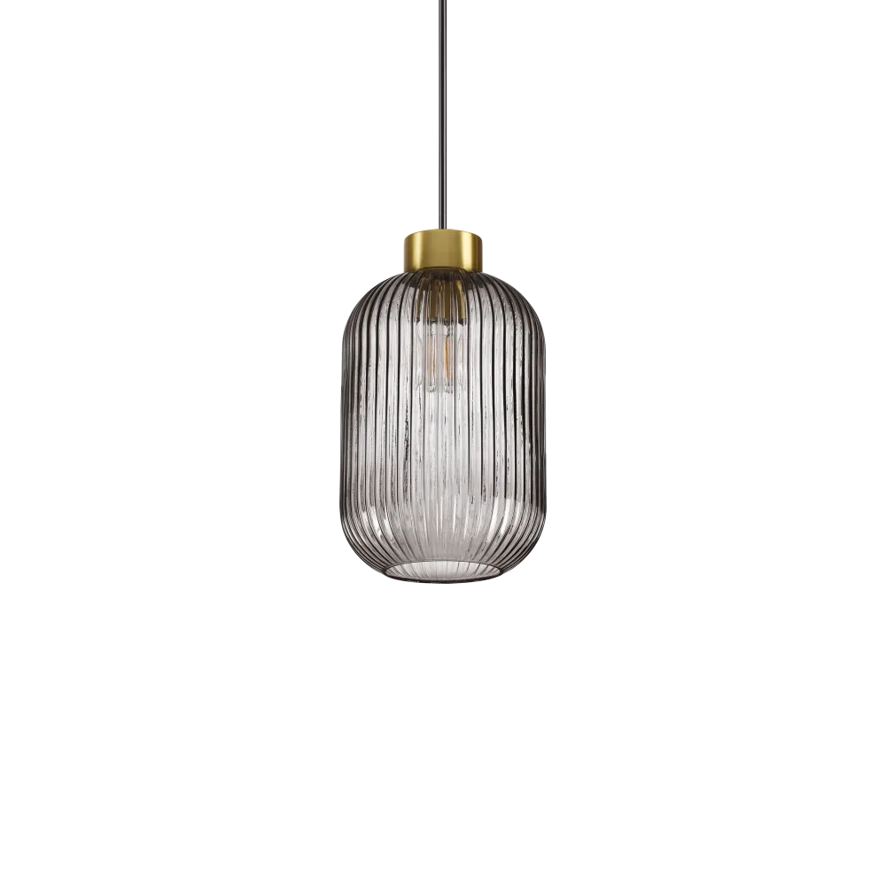 Suspension MINT-1 support en acier finition laiton et diffuseur en verre soufflé de couleur fumé avec cannelures en relief.