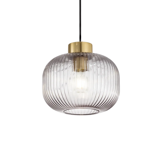 Suspension MINT-2 support en acier finition laiton et diffuseur en verre soufflé de couleur fumé avec cannelures en relief