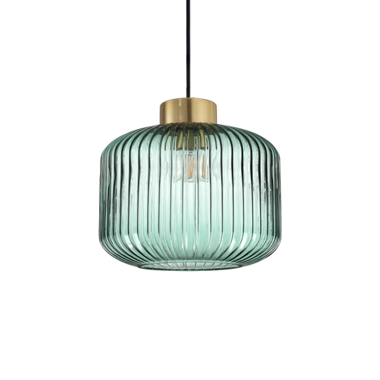 Suspension MINT-2 support en acier finition laiton et diffuseur en verre soufflé de couleur verte avec cannelures en relief.