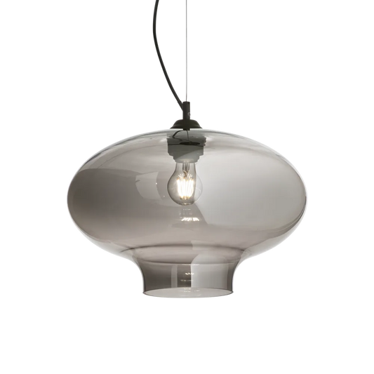 Suspension BISTRO ROUND verre soufflé fumé - Luminaire suspendu design en acier noir et verre artisanal. Hauteur ajustable pour un style unique.