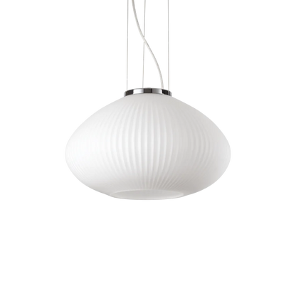 Résolvez l’éclairage insuffisant avec notre Suspension PLISSE verre soufflé Ø 35 ou 45. Hauteur ajustable et verre blanc en relief.