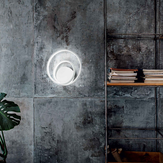 Applique murale Oz blanche LED 26 watts - Éclairage puissant et économique avec source LED 26W. Structure métal verni et diffuseur caoutchouc opale.