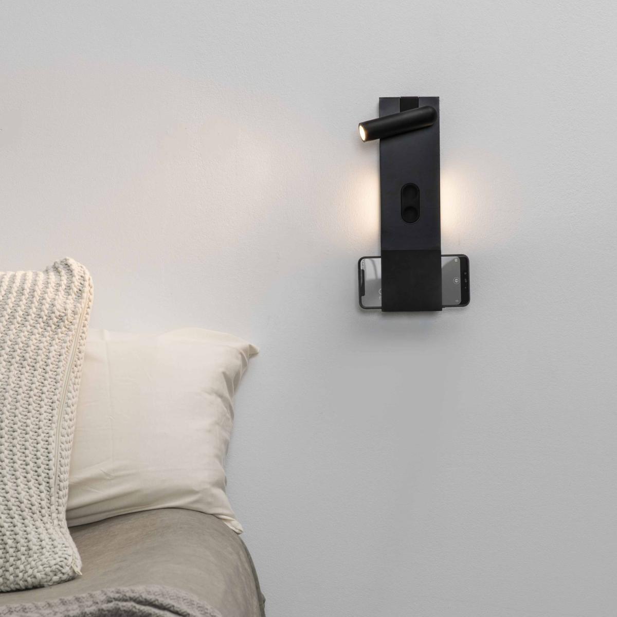 Applique liseuse Applique murale LED avec liseuse MAGOS noire Faro Lumisign