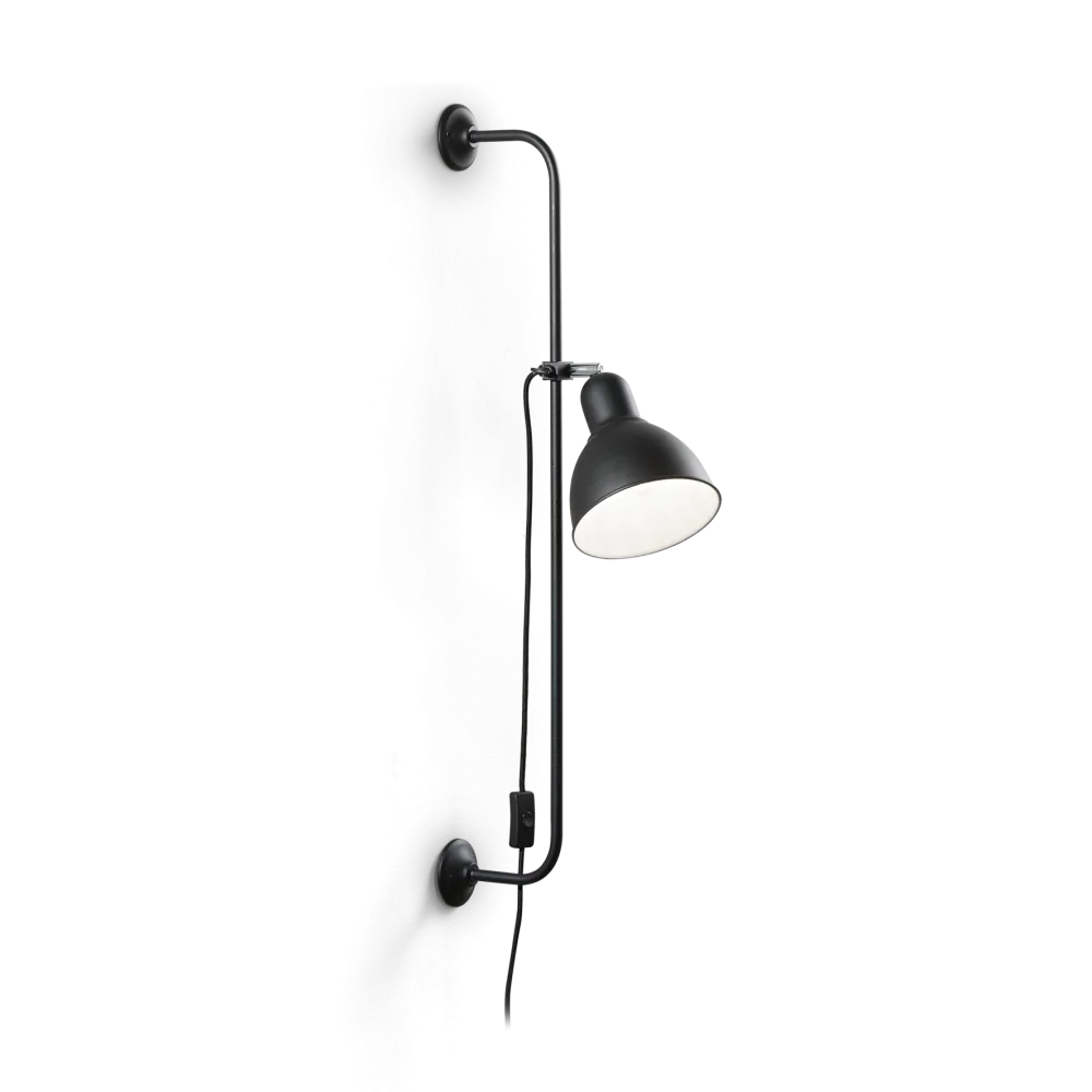 Applique murale orientable SHOWER premium en acier verni noir mat. Luminosité réglable et design élégant