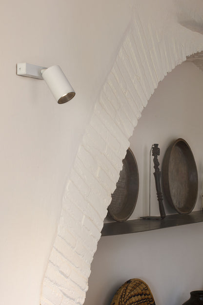 Applique murale orientable STAN blanc mat en situation