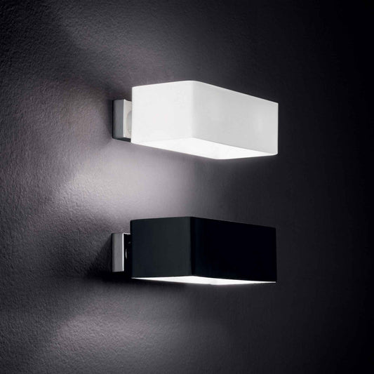 Applique BOX-N, support en métal finition chrome et diffuseur en verre soufflé
