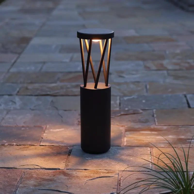 Borne extérieure TWIST-2 LED 500 mm en situation sur une terrasse