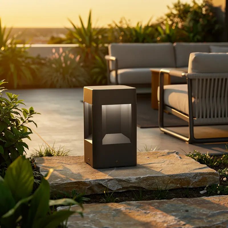 Borne LED extérieure NAYA-205 | Faro - Éclairage jardin en situation sur une terrasse