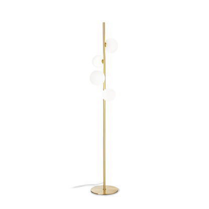 Lampadaire PERLAGE PT4 laiton diffuseurs blanc - Apportez une lumière douce et élégante avec ses 4 sphères en verre blanc. Design métallique durable.