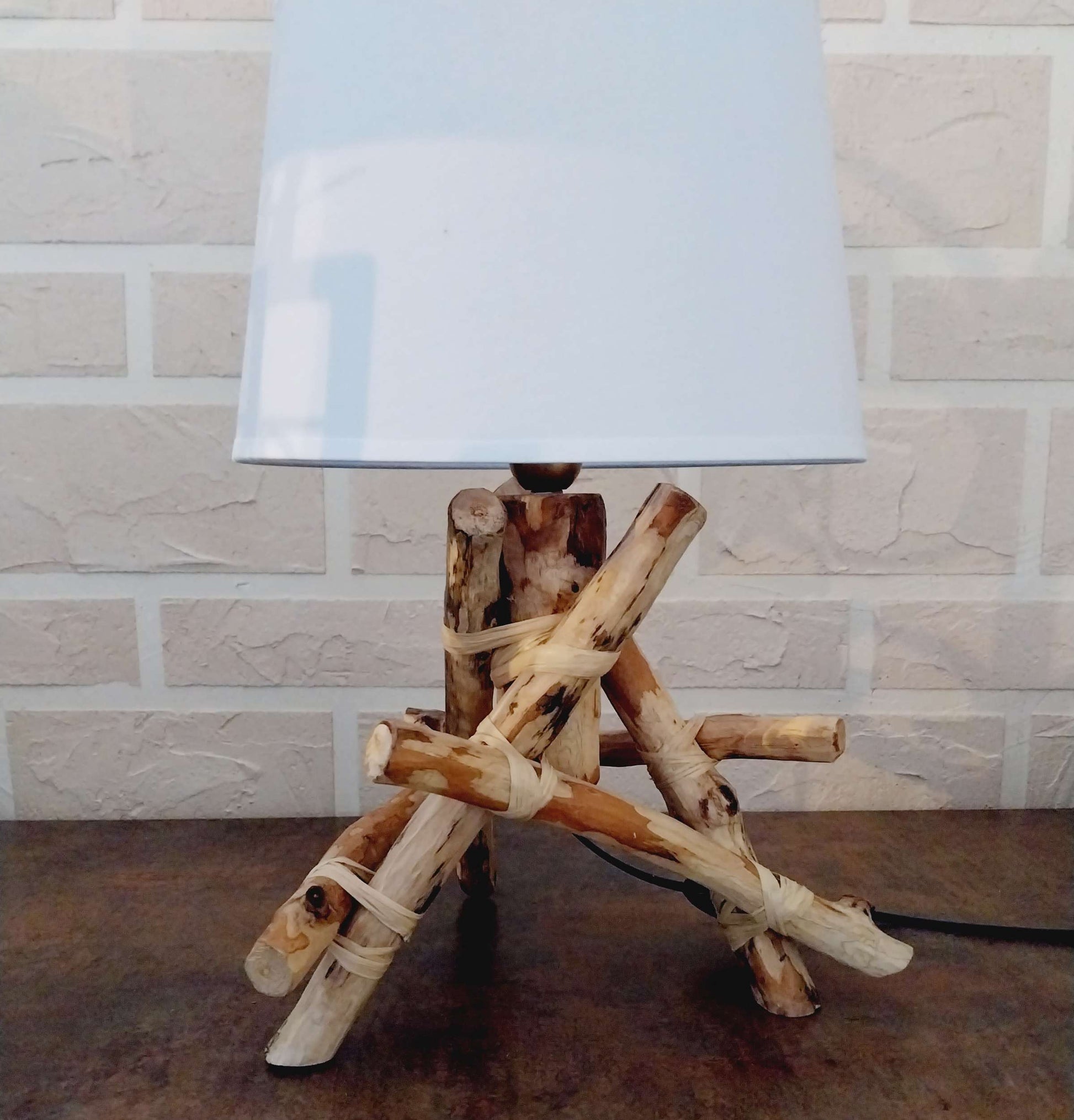 lampe a poser Lampe artisanale bois nature Haut 24 cm Lumisign Lumisign