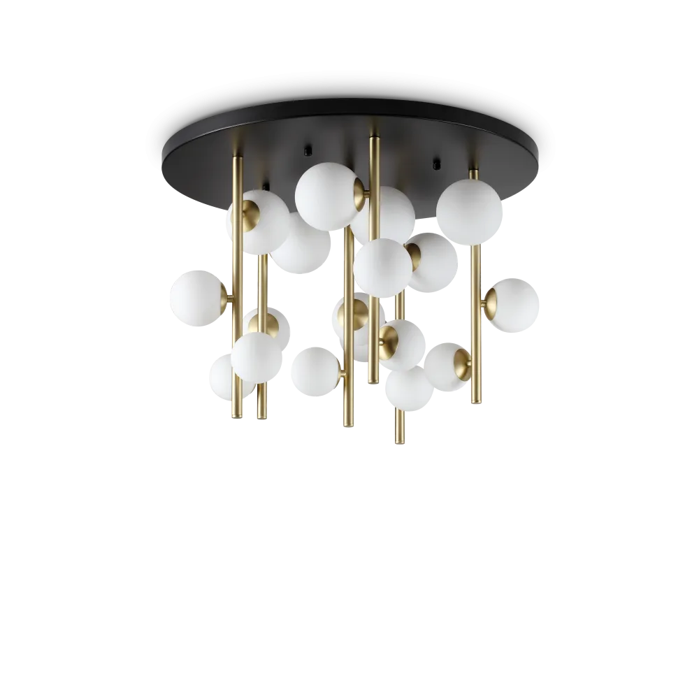 Plafonnier PERLAGE en métal finition laiton et noire avec traitement époxy. 18 sphères en verre blanc.